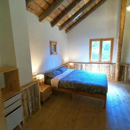 Bordes Pirineu, Pintor Luxury tent Areu
